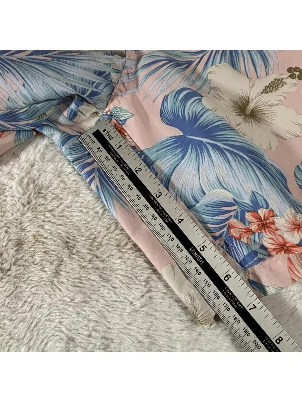 American Eagle Swim Trunks Men’s Medium Pink Floral Beach Shorts